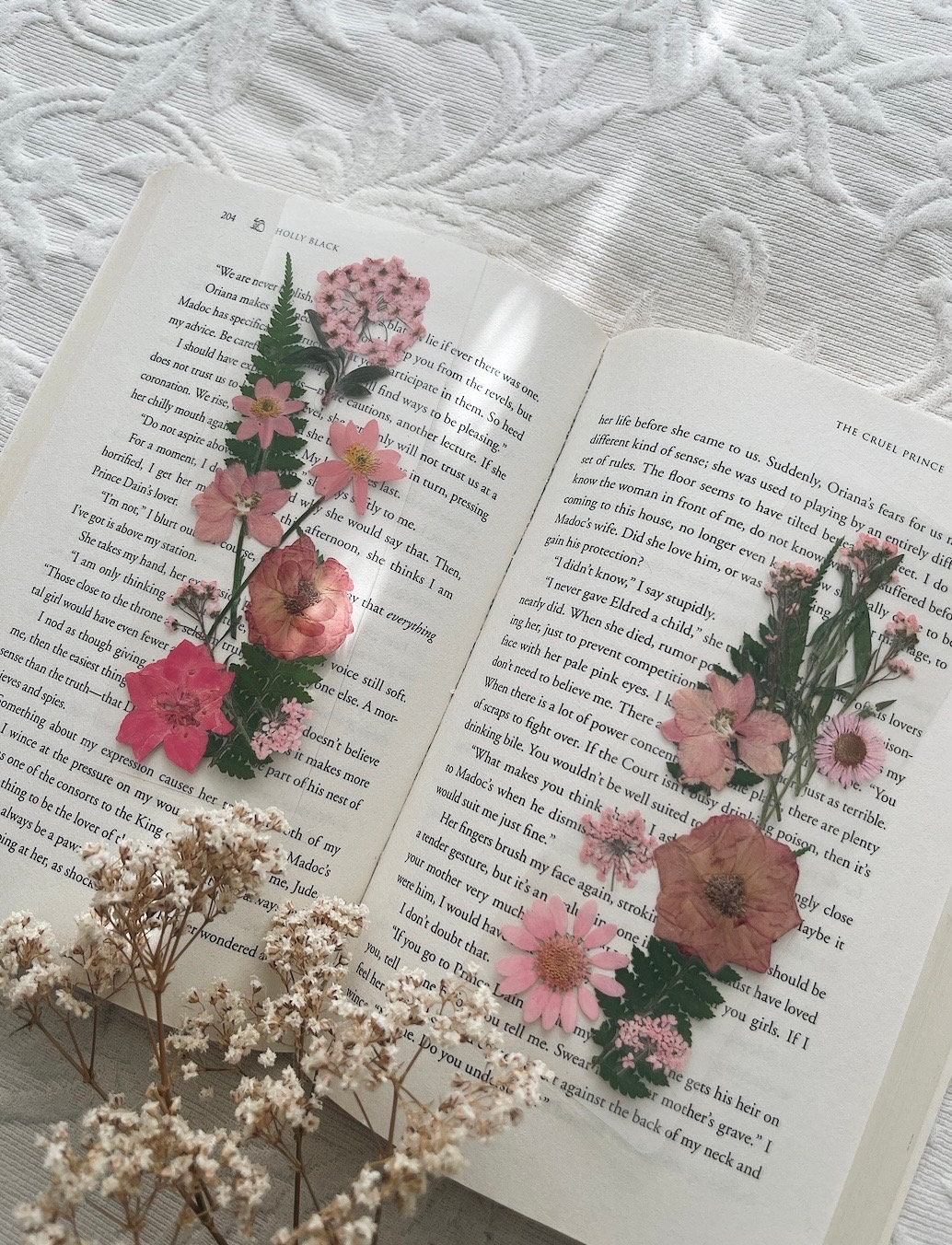 cobee Resin Dried Flower Bookmark, 2 Pieces Transparent Pressed Flower  Bookmark Handmade Floral Page Marker with Tassel Cute Bookmark for Women  Kids