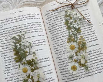 white wildflower bookmark set | real dried flowers | bookmark for women | bookmark with tassel | gift idea | custom | readers