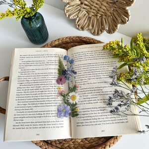 Bokmärke med pressade vildblommor - Torkade blommor Laminerade bokaccessoarer Present till läsare Bokälskare - Sidmarkör bild 8