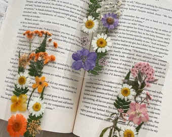 pressed floral bookmarks | real dried flowers | gift idea for book lovers | customizable | bookmark for women | bookmark set | tassel