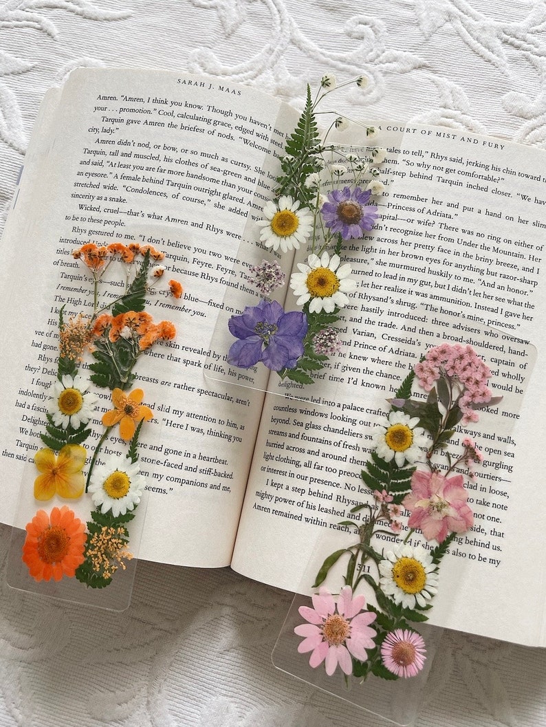 pressed floral bookmarks real dried flowers gift idea for book lovers customizable bookmark for women bookmark set tassel image 1