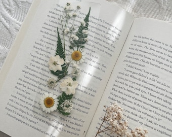 white pressed flower bookmarks| real dried flowers | gift idea | bookmark for women | bookmark set | bookmark with tassel