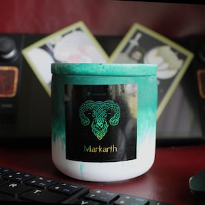 Markarth Stone Candle – Skyrim Dwemer-Inspired Wax | Elder Scrolls RPG Gift – Clove, Smoke & Pine | Medieval Fantasy Decor,Nordic Soy Candle