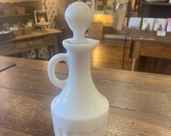 1970s Milk Glass Cruet, Vinegar Bottle with Lid, Vintage Milk Glass, 9 oz. liquid capacity, very good condition