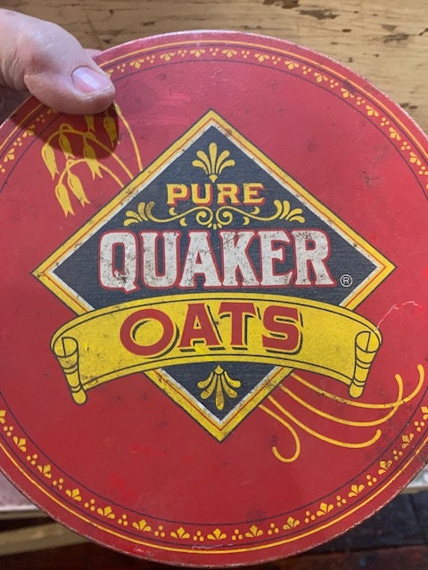 1983 Quaker Oats Tin, Round Metal Tin, Famous Oatmeal Cookie Recipe, features other rolled oats, approx. 7 x 4 inches
