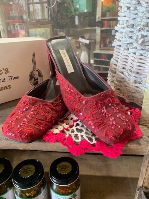 1980s Ann Marino Red Embellished Fabric Pumps/Heel