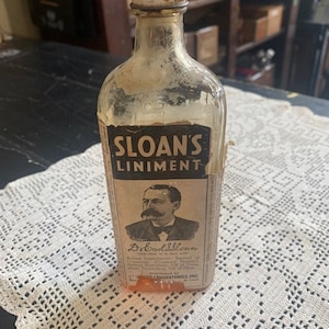 1920s Sloan&#39;s Liniment bottle, 2.5 oz. apothecary bottle, Made in USA, Owens-Illinois Glass Co., Dr. Earl C. Sloan, approx 5 x 2 x 1 inches