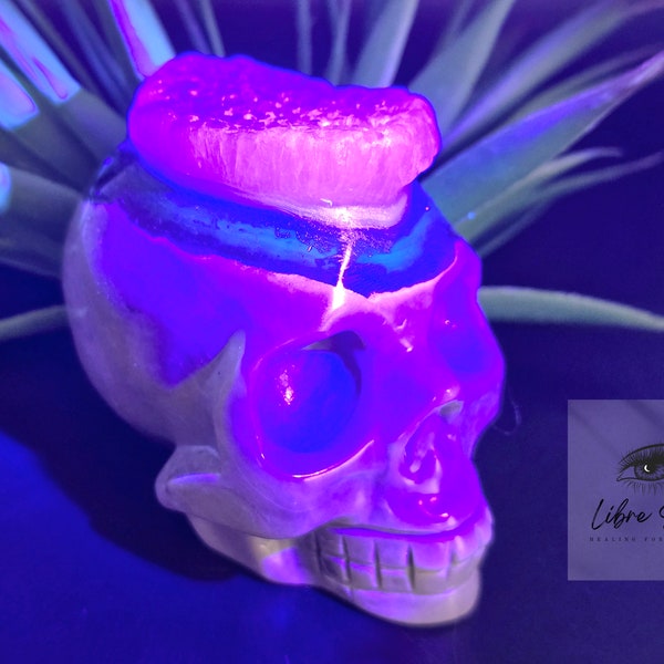 Natural Volcanic Agate Crystal Skull~ UV Reactive ! 4" and Super Cute| Free Gift services