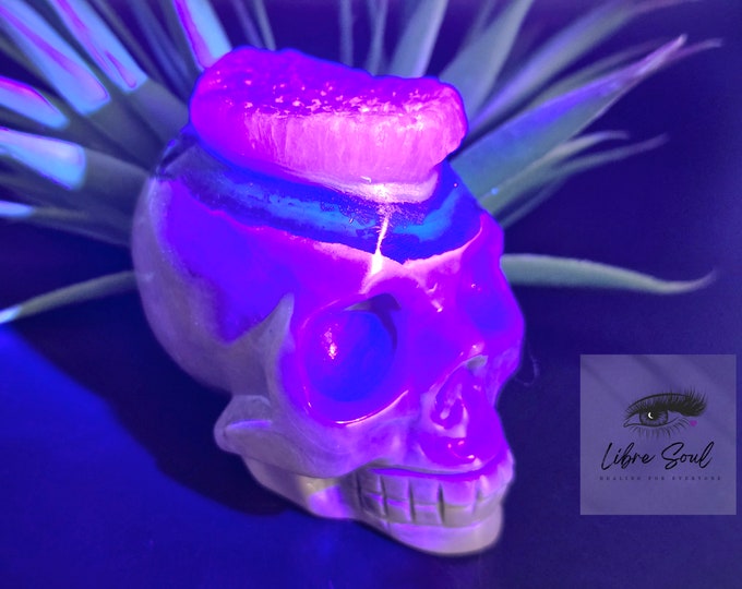 Natural Volcanic Agate Crystal Skull~ UV Reactive ! 4" and Super Cute| Free Gift services