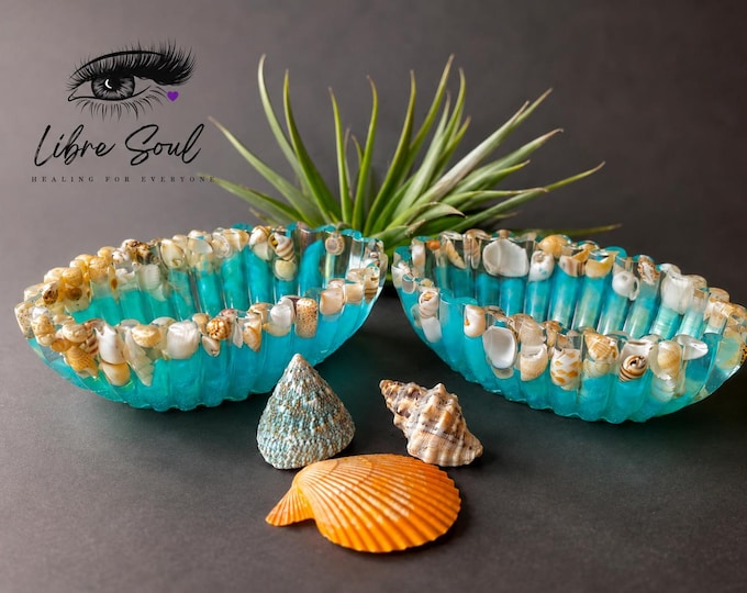Set of 2 Beachy Shells 5.5" Handmade Resin Bowl set| Resin| Decorative| Magical Blues