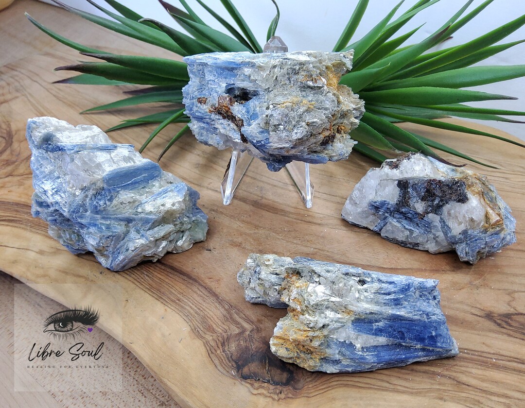 天然ブルーカイヤナイト結晶標本～鉱物クラスター - Etsy 日本