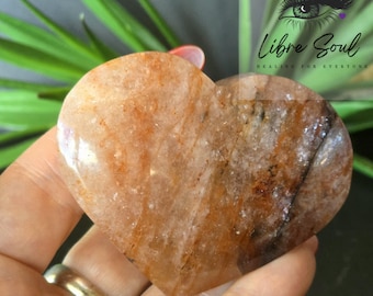Corazón de cuarzo natural tallado de 63 mm (2,5") con soporte / Cuarzo brillante con reflejos iridiscentes