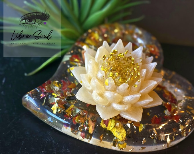Dried Flower 6" Handmade Resin  Heart Tray/ Bowl | Resin| Decorative