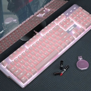 Backlight Gaming Mechanical Wired Keyboard 104-Key USB Interface Blue or Red Switch