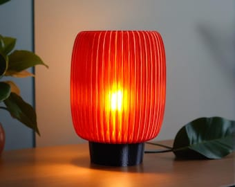 Retro Amber Lantern Table Lamp: Japanese Inspired, Sunset Glow, Minimalist Bedside Light