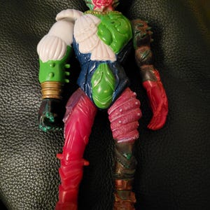 Große Bad Beetleborgs Typhus Actionfigur Bandai
