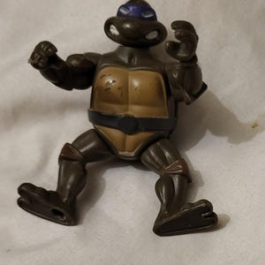 TMNT Donatello 2002  2.5inch action figure