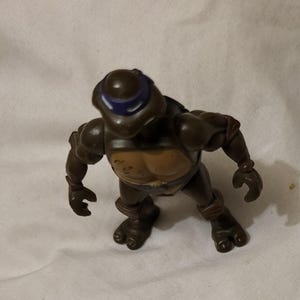 Figurka akcji TMNT Donatello 2002 o średnicy 2,5 cala