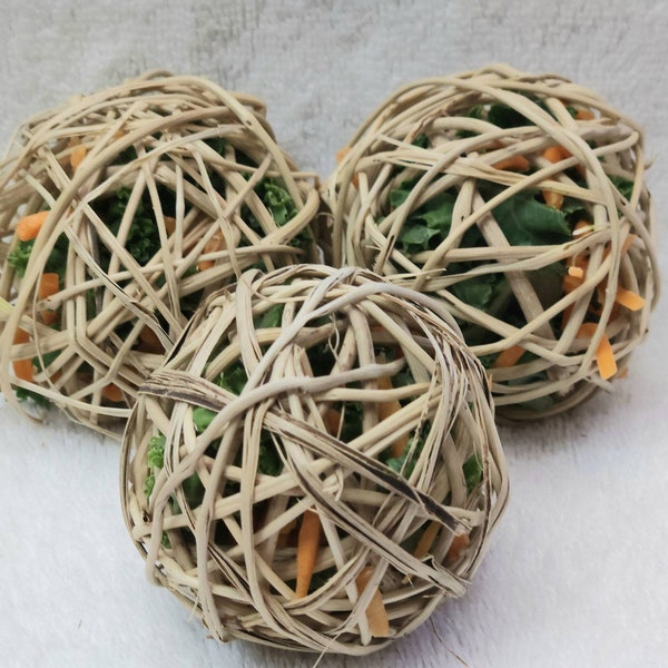 Kale and Carrot Stuffed Vine Balls- 3-Pack | Bunny Forage Treat and Chew Toy | Great treat for Rabbits, Guinea Pigs and Other Small Animals