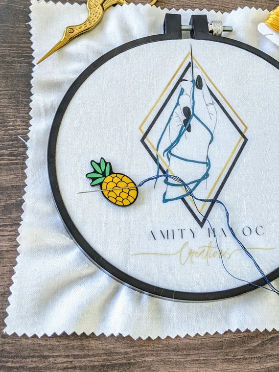 PIC] Obsessed with my new needle minder : r/CrossStitch