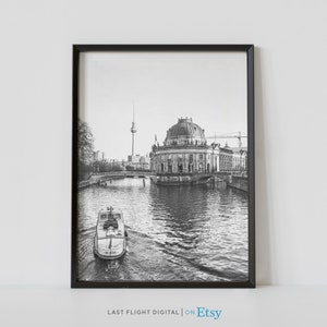 Berlin Print, Deutschland Poster, Berliner Dom, Berlin Poster, Deutschland Reiseposter, schwarz weiß Foto, See, Wasser, Deutschland Print, Art