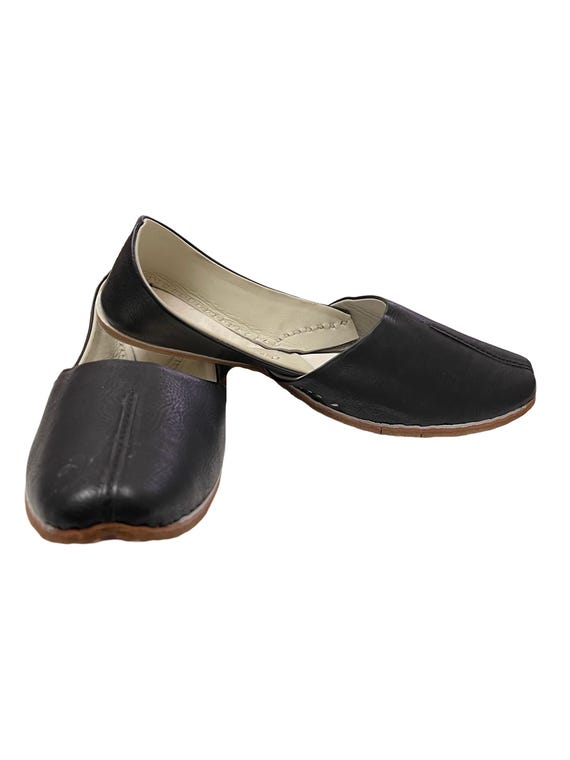 Punjabi Jutti, Punjabi shoes, wedding jutti, Leather jutti, Punjabi gift items