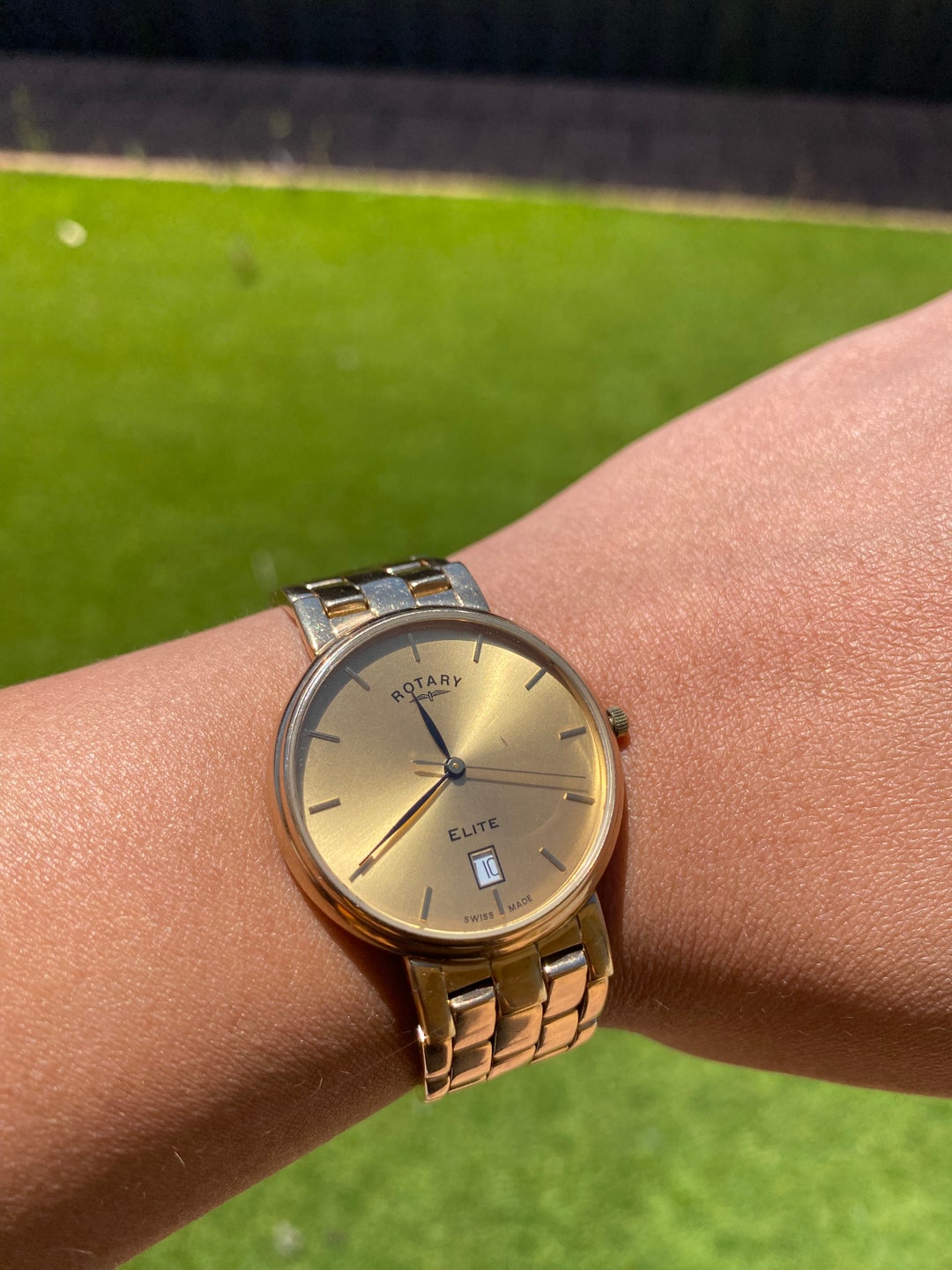 Rotary 9 outlet carat gold watch