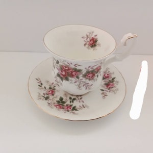 Royal Albert  vintage tea cup and saucer lavender rose pink rose teacup and saucer bone china  England