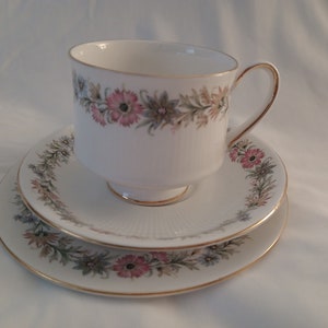 Paragon Belinda - Etsy