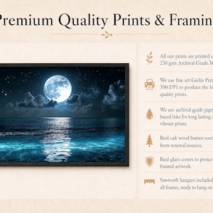 Puede incluir: Impresi&oacute;n enmarcada de una escena oce&aacute;nica iluminada por la luna. La obra presenta una luna brillante reflejada en el agua, con nubes oscuras y estrellas en el cielo nocturno. El marco es negro. El texto dice "Premium Quality Prints & Framing."