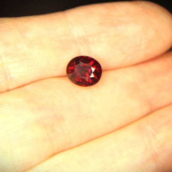 Sparkling Deep Red Spessartite Garnet, 2.96ct, from Africa, Oval Cut