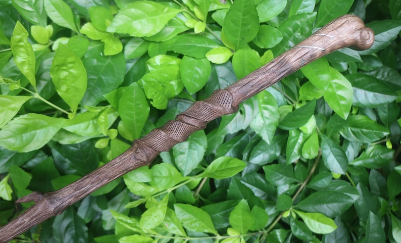 Hand Carved Wiccan Wands, Custom Magic Wand, Branches Wand, Altar Wand, Larp Weapon, Sycamore Wand image 4
