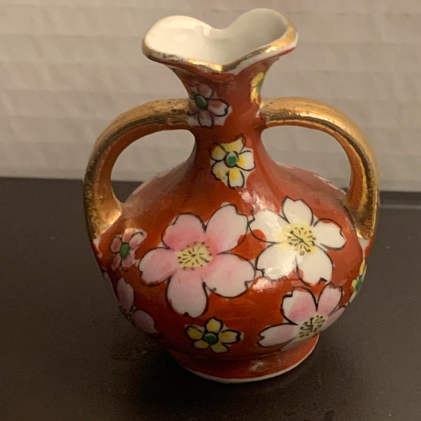 VINTAGE JAPANESE MINIVASE