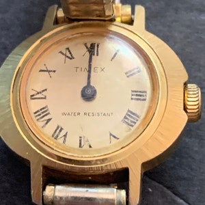 Timex Gold Tone Watch NEEDS BATTERY