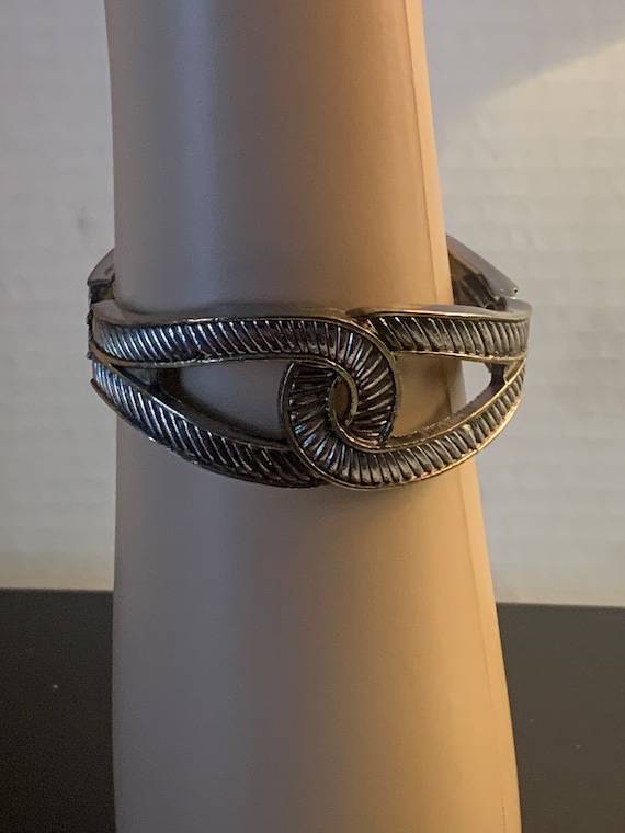SiLVER INFiNITY KNOT HiNGED BRACELET - image 1