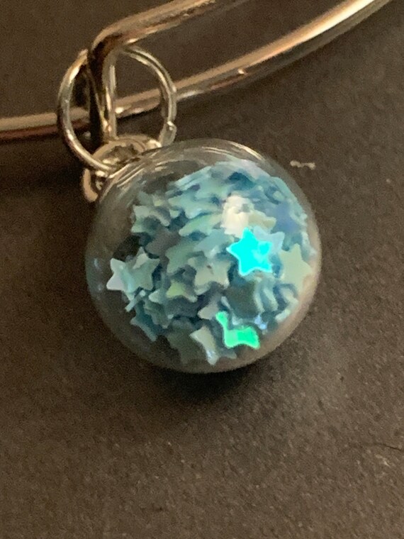 ADJUSTABLE WIRE CHARMBRACELET - image 7