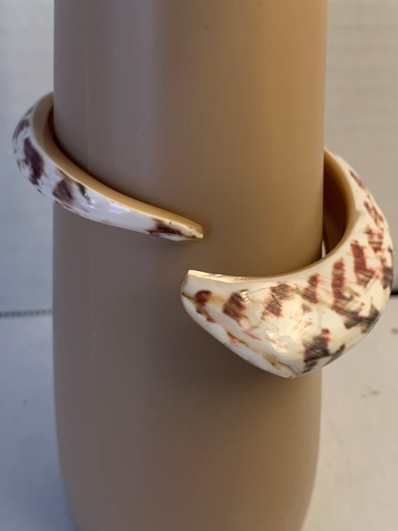 Large cream colored shell cuff bracelet decorated… - image 2