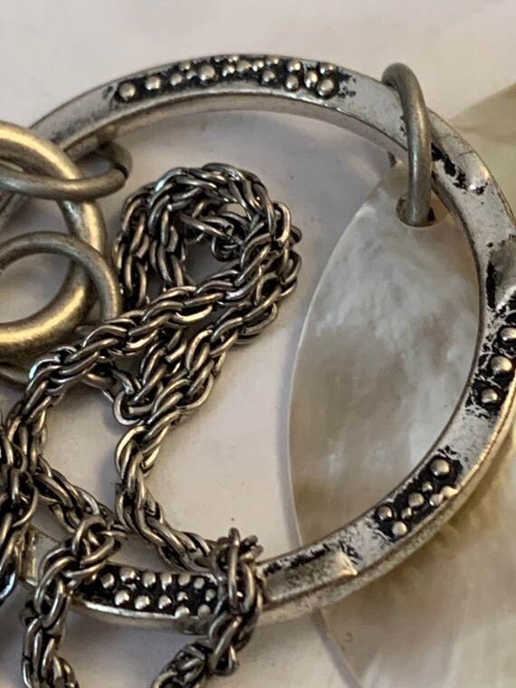 SiLVER MOP SHELL NECKLACE - image 4