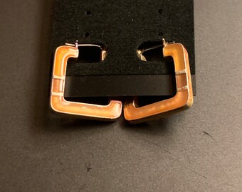 SQUARE HOOP EARRING