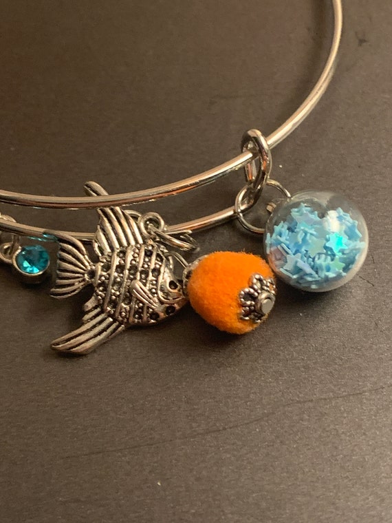 ADJUSTABLE WIRE CHARMBRACELET - image 4