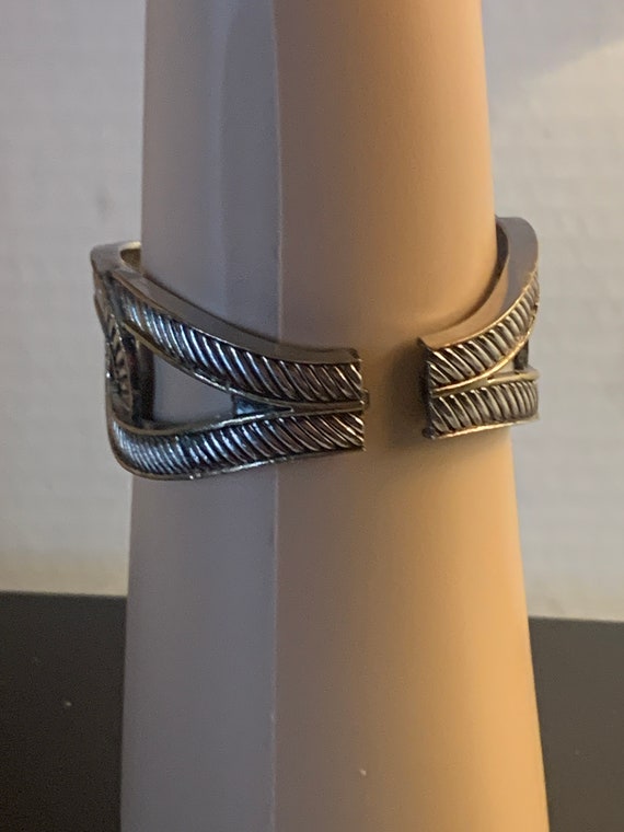 SiLVER INFiNITY KNOT HiNGED BRACELET - image 2