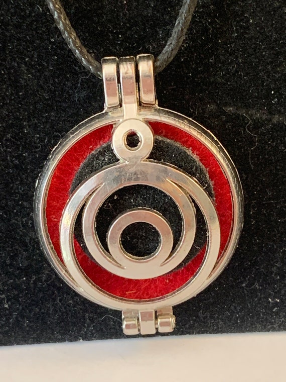 SiLVER DiFFUSER NECKLACE DESiGN #1 - image 2