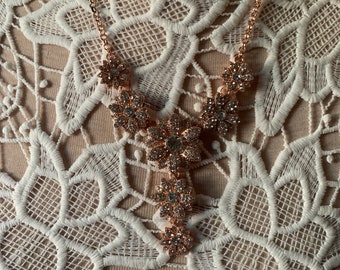 ROSEGOLD CRYSTAL NECKLACE