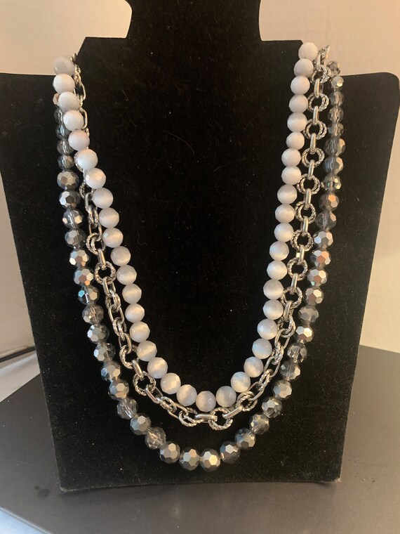 3 STRANDED ASSORTED NECKLACE - image 2
