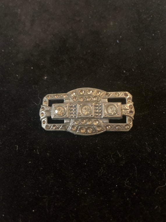 Art Deco Silvertone Brooch