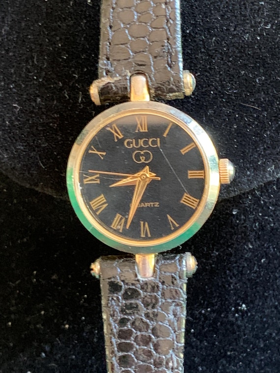 Gucci ladies quartz watch
