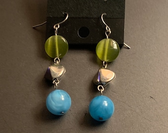 DANGLING GLASS EARRINGS