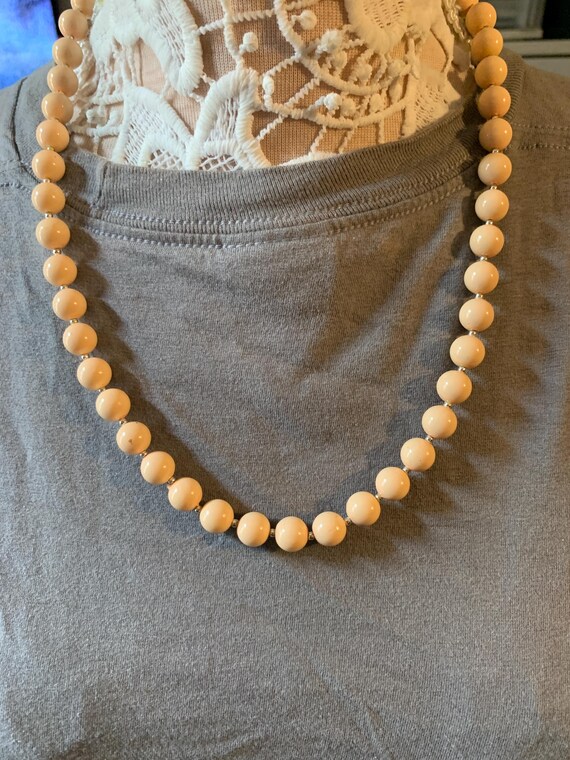 Beige Goldtone Spacers Vintage Unbranded Necklace