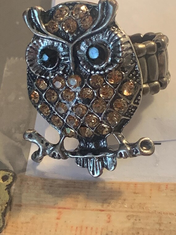Stretch Band Rhinestone Owl Ring - image 4