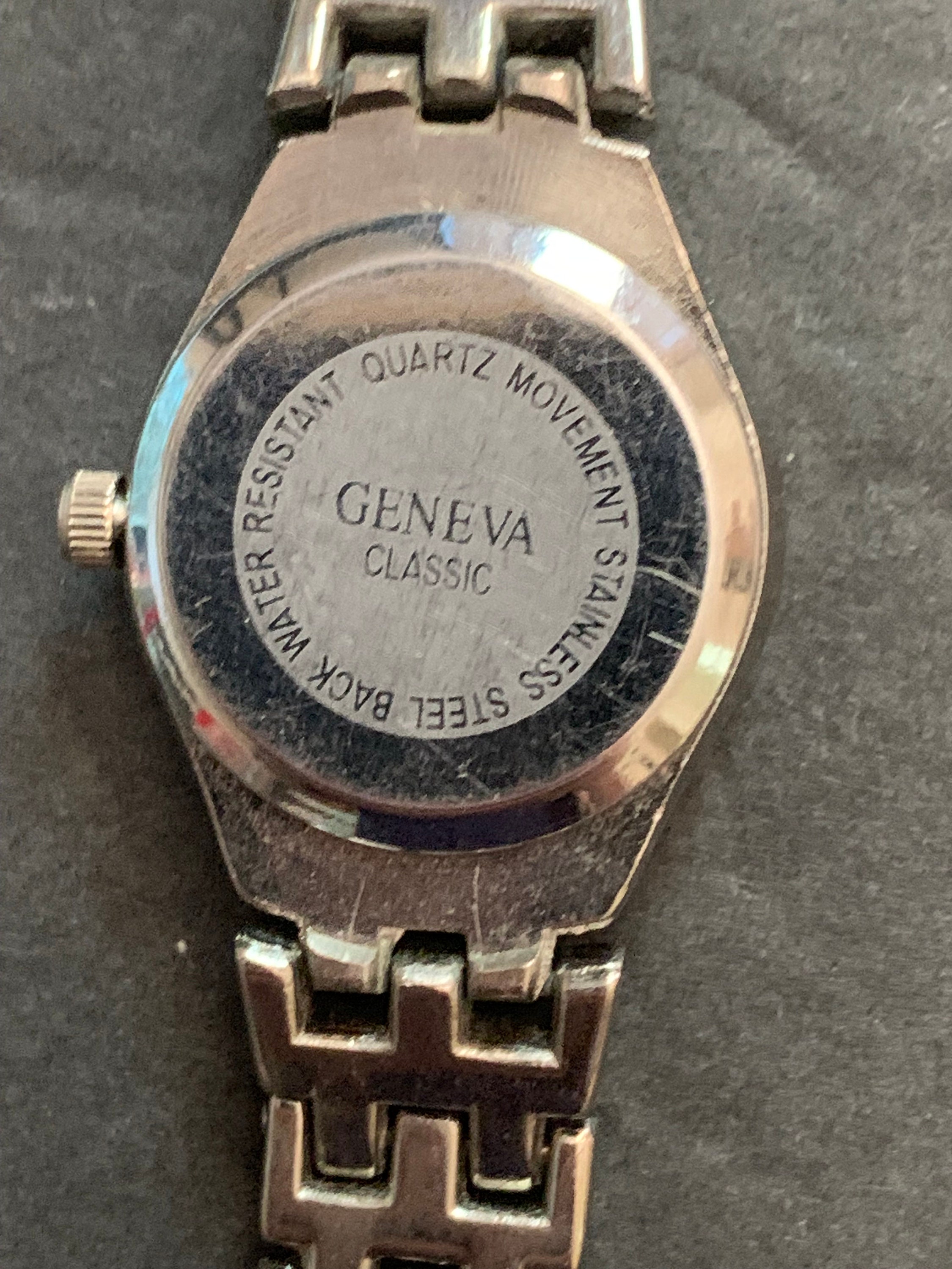 Geneva Classic Water Resistant Silver Tone Watch NEW BATTERY 